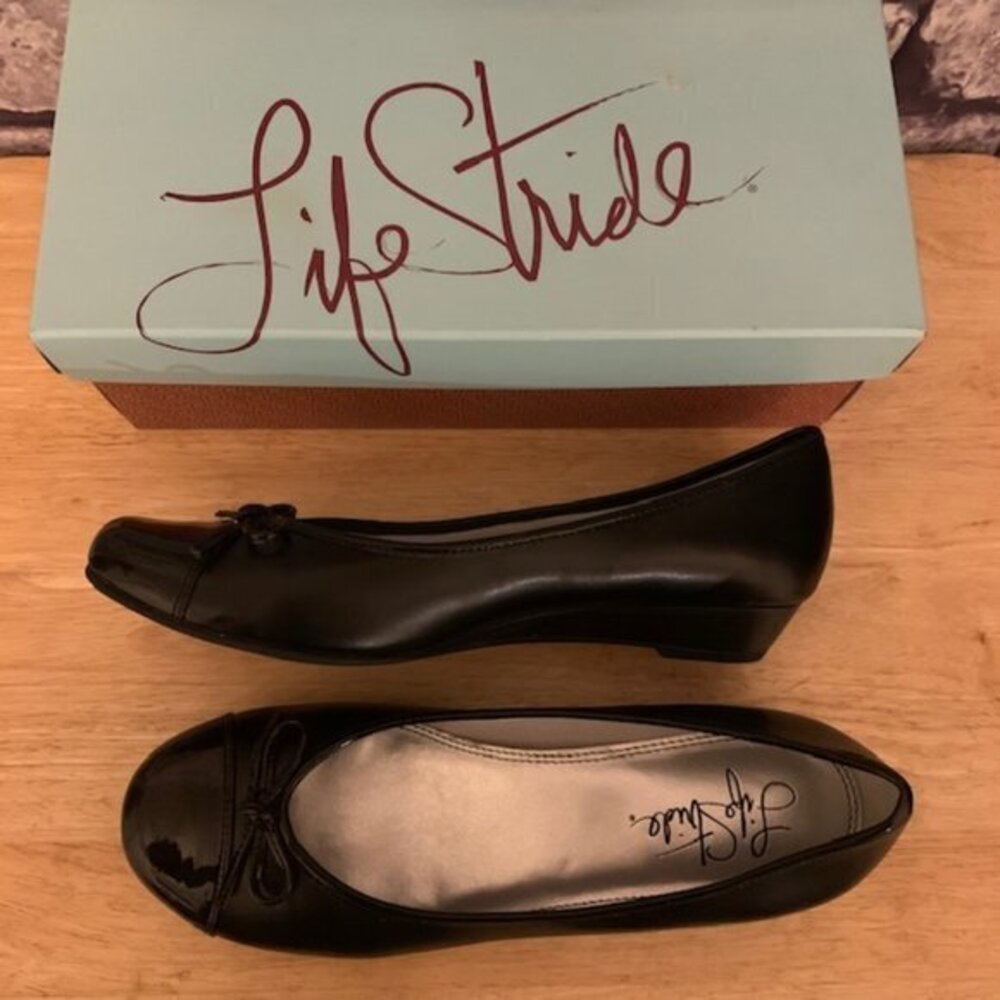 Life Stride Black Slip On Shoes Size 8.5